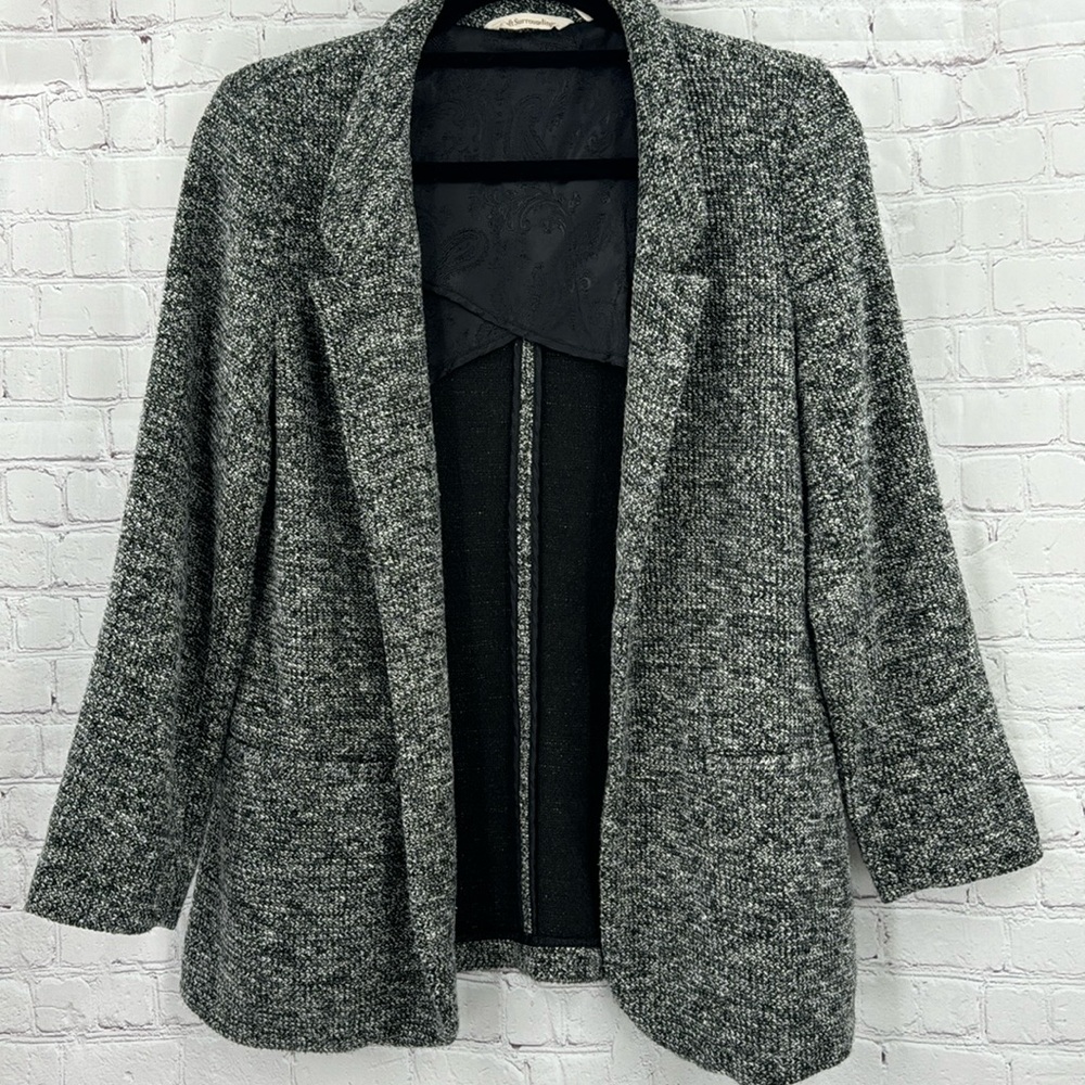 Soft surroundings. Sweater/blazer no buttons. Size Medium petite.
